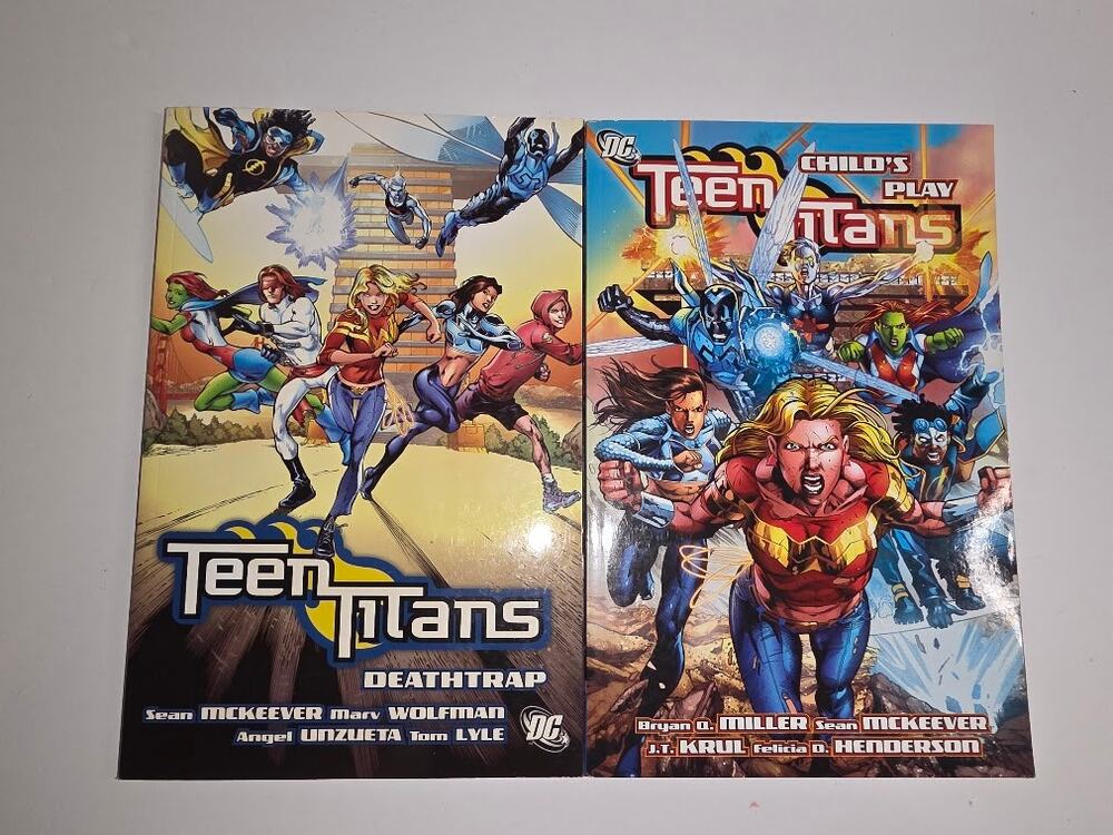 Teen Titans DC Lot Of 2 Deathtrap Child's Play Graphic Novel
